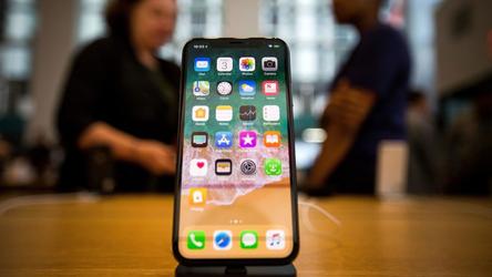 Apple a lansat patch-uri pentru sute de vulnerabilități software