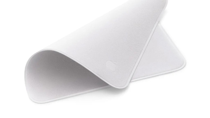 Apple ieftinește cârpa de șters ecranele