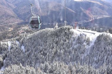 Turiştii care merg la Sinaia au la dispoziţie o nouă telegondolă, care urcă la cea mai mare altitudine din ţară