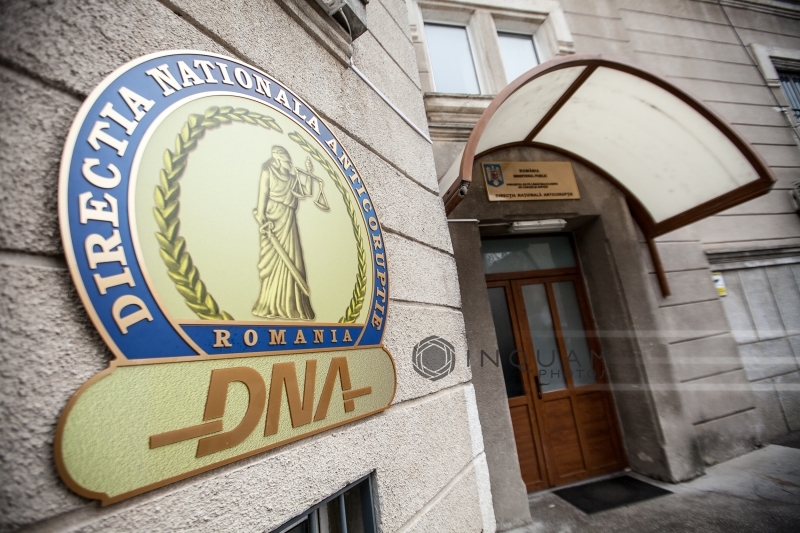 Inspectorul fiscal din Ploieşti reţinut de DNA pentru luare de mită a fost arestat preventiv