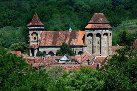 DOCUMENTAR: Majoritatea bisericilor fortificate din judeţul Sibiu, în stare precară din cauza vechimii şi a lipsei investiţiilor