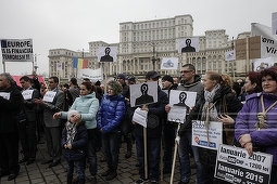 Marş în centrul Capitalei pentru susţinerea legii dării în plată. FOTO