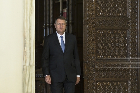 Preşedintele Iohannis a sosit la MApN, pentru prezentarea bilanţului pe 2015