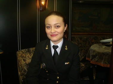 REPORTAJ: Tânără din Forţele Navale: Mulţi spun că locul femeii nu e în armată. Suntem puternice şi putem avea funcţii de comandă