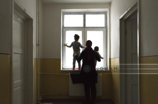 REPORTAJ: O familie de refugiaţi din Siria povesteşte pericolele drumului până în România: Ori murim, ori trăim. GALERIE FOTO