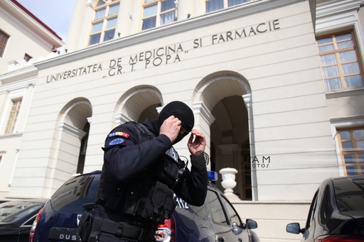 Percheziţii la UMF Iaşi; sunt vizate înmatriculările studenţilor străini
