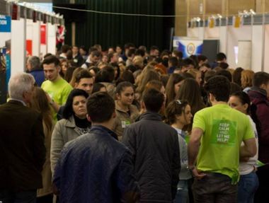 REPORTAJ: Atracţia reciprocă dintre elevii români şi universităţile străine - în creştere şi manifestată de la o vârstă tot mai mică