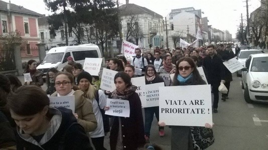Aproximativ o mie de persoane au participat la un marş împotriva avortului, la Cluj-Napoca