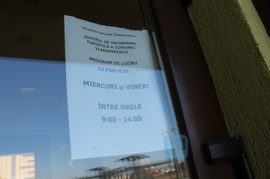 REPORTAJ - Arad: Milioane de euro investiţi în centre turistice care stau încuiate, în sate fără obiective de vizitat (FOTO: Marian Buga / News.ro)