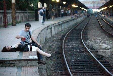 Bihor: Peste o sută de călători, blocaţi în gara din Şuncuiuş; firma care trebuia să-i transbordeze a trimis doar un autocar