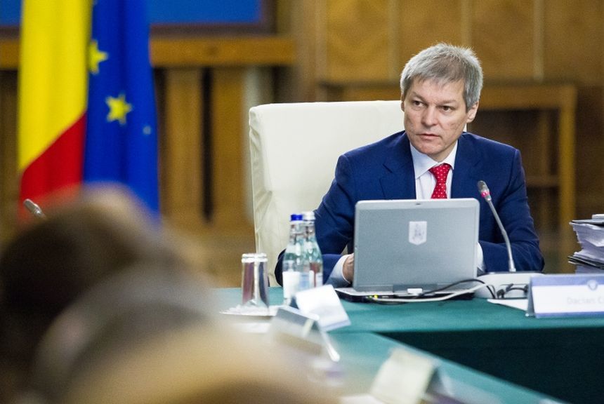 Guvernul discută miercuri Legea salarizării. Cioloş: Ne gândim foarte serios la un proiect doar pentru anul 2017