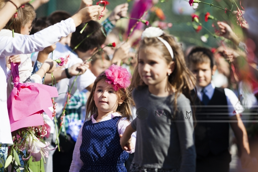 Elevii care în septembrie 2017 vor intra în clasa a V-a vor avea materii noi, informatică şi TIC, educaţie socială, dar şi o oră de română mai puţin şi una de istorie în plus