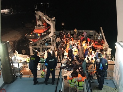 Nava “Ştefan cel Mare” a Gărzii de Coastă a salvat aproape o mie de migranţi într-o misiune de trei luni în Marea Mediterană