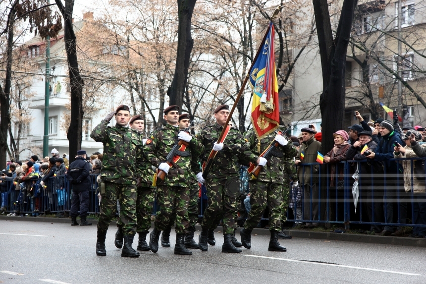 Comisia de muncă a Camerei: Pensiile militarilor cu vechime de 45 de ani ar putea ajunge la 100% din baza de calcul