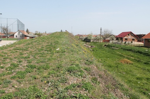 Primăria unei comune arădene construieşte un derdeluş cu 150.000 de lei, un sfert din taxele colectate într-un an