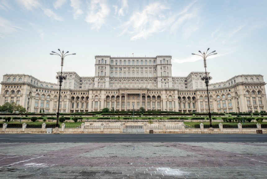 Palatul Parlamentului şi terenul aferent, evaluate de Guvern; împreună valorează 9,3 miliarde de lei