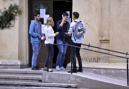 Peste 30 de absolvenţi care susţin bacalaureatul în sesiunea specială se pregătesc pentru admiterea într-o universitate din străinătate