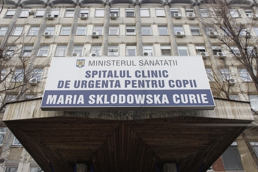 Copil cu sindrom hemolitic uremic, transferat la Spitalul "Marie Curie" după trei zile de tratament într-o clinică privată 