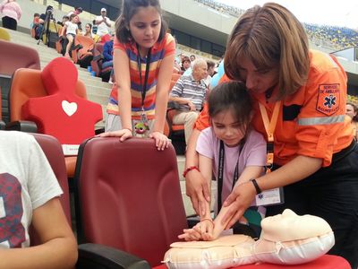 Record pentru România: 10.175 de oameni au fost, sâmbătă, la Arena Naţională la cel mai mare curs de resuscitare - FOTO
