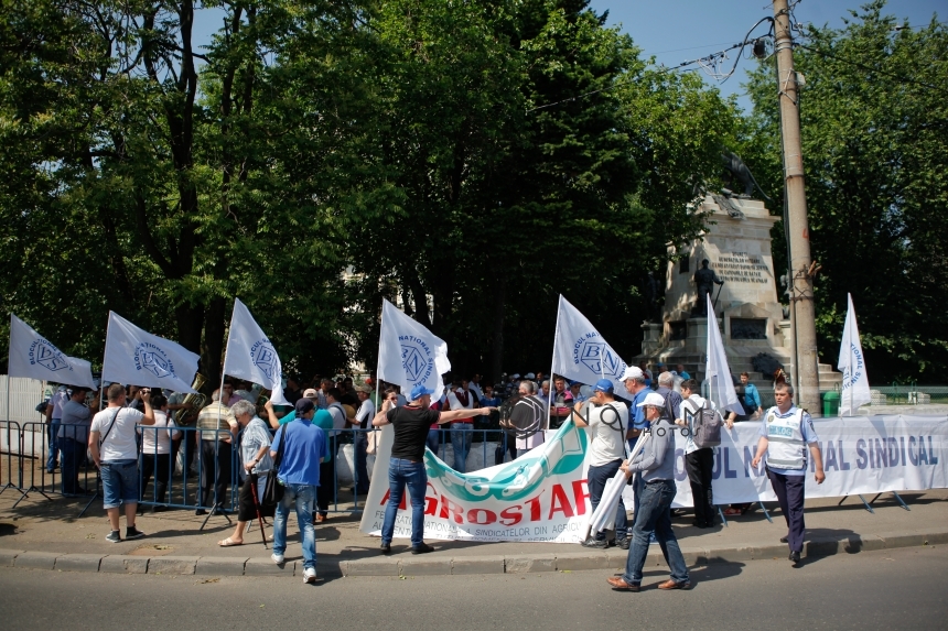 O delegaţie a sindicaliştilor care au protestat la Cotroceni a fost primită de consilierul prezidenţial Cosmin Marinescu