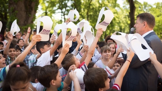 Iohannis a invitat la Cotroceni 200 de copii, majoritatea din centre de plasament, comunităţi şi familii marginalizate