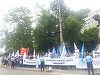 Aproximativ 300 de angajaţi din transporturi şi din companii producătoare de automobile au pichetat Palatul Cotroceni