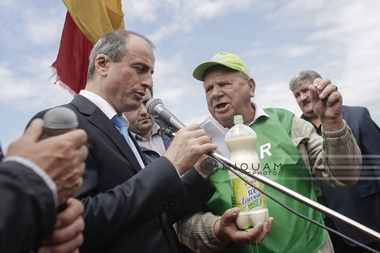 Fermierii ameninţă cu proteste dacă nu le vor fi rezolvate problemele, ministrul Agriculturii promite plata subvenţiilor până la sfârşitul lui iunie. FOTO