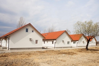 Peste 300 de motociclişti vor construi fundaţii pentru 40 de locuinţe în Bacău destinate familiilor cu venituri mici