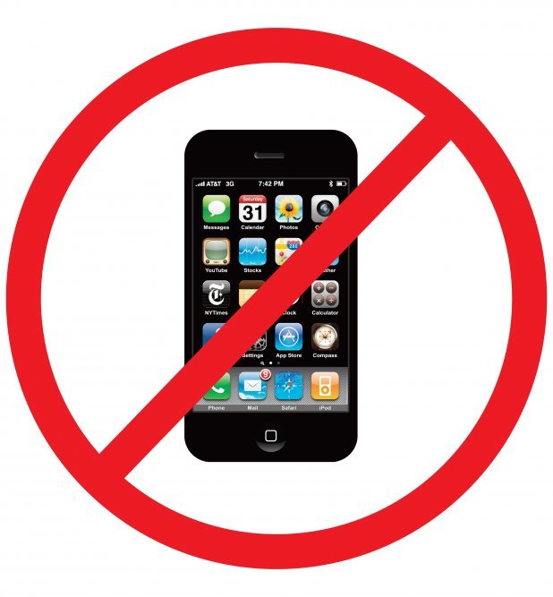 Proiect Statutul elevului: Telefoanele mobile, interzise la cursuri; elevii, sancţionaţi dacă au comportament violent, jignitor sau folosesc limbaj trivial 