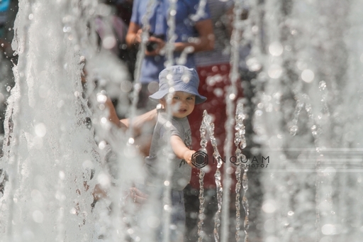 Maximele zilei, depăşite cu până la 4 grade Celsius în multe localităţi din Transilvania. La Miercurea Ciuc a fost depăşită maxima absolută a lunii, măsurată în 1962