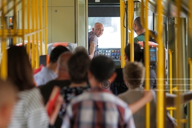 Firea: RATB poate monta lunar doar 50-60 de instalaţii de aer condiţionat, iar costul e de 10.000 euro pentru un autobuz