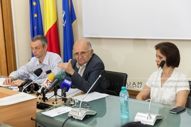 CNATDCU a stabilit că Victor Ponta a plagiat în lucrarea de doctorat şi a decis retragerea titlului de doctor. FOTO