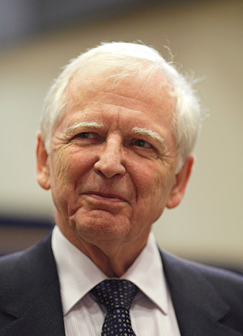 Laureatul Premiului Nobel pentru Medicină Harald zur Hausen a primit titlul Doctor Honoris Causa al UMF Cluj