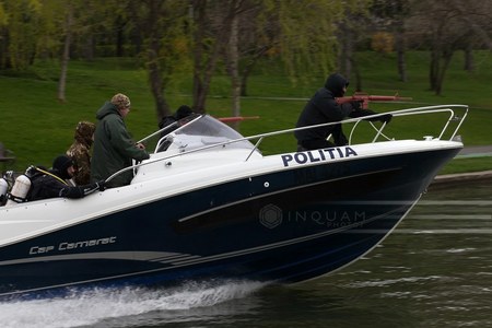 Poliţia face controale pe Lacul Snagov după ce echipa olimpică de canotaj s-a plâns că nu se poate antrena din cauza şalupelor