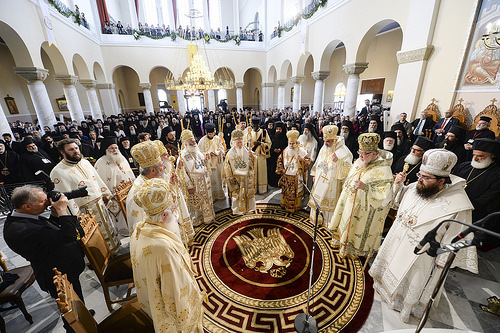 Marele Sinod din Creta: Căsătoriile între ortodocşi şi ne-ortodocşi sunt interzise, dar episcopul locului poate da dispensă; căsătoriile între ortodocşi şi ne-creştini sunt absolut interzise