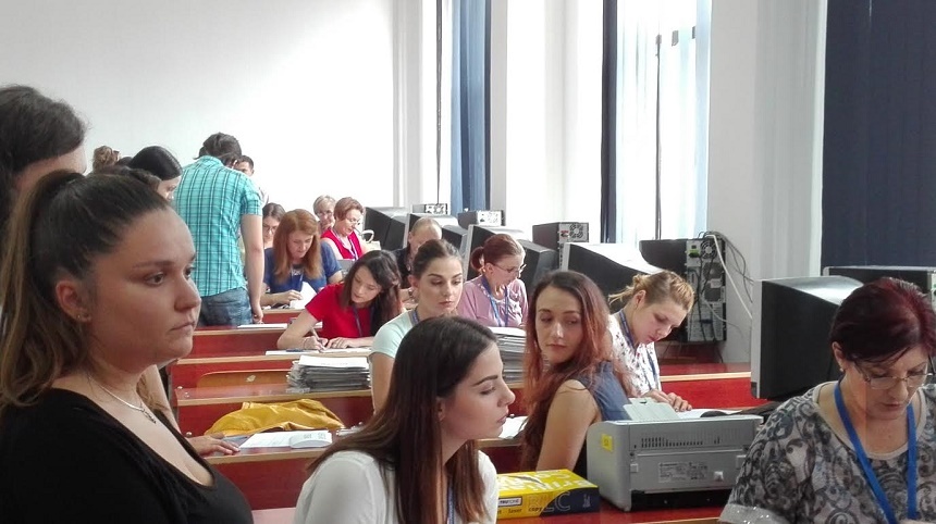 Sibiu: Coadă la înscrierea la Medicină; numărul candidaţilor fiind deja mai mare decât locurile disponibile