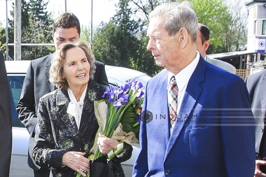 Regele Mihai vrea să participe la funeraliile Reginei Ana şi va veni în România, dacă nu se va simţi slăbit