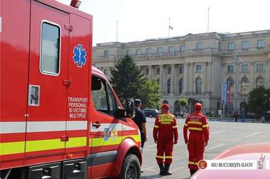 Mai multe echipaje de intervenţie ale ISU, prezente la funeraliile Reginei Ana. Membrii familiei regale vin la ceremonii