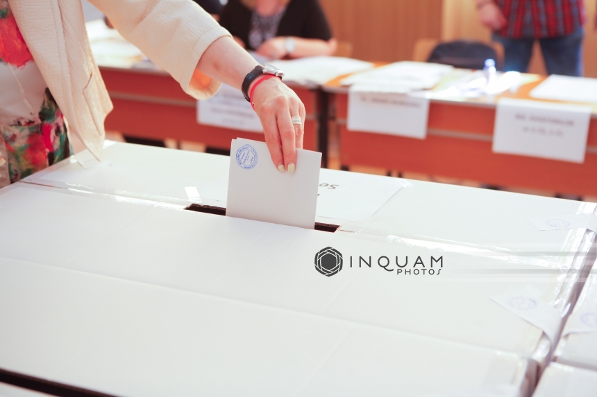 OUG privind alegerile, pusă în dezbatere: MAE propune înfiinţarea de noi secţii, înscriere în Registrul electoral şi prin e-mail