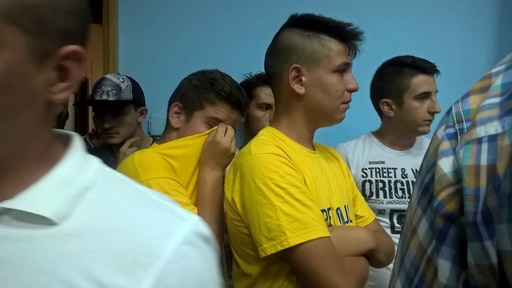Scandal în CL Ploieşti după ce juristul Primăriei a refuzat să avizeze cesionarea mărcii Petrolul unei asociaţii. Suporterii au scandat "Demisia!” şi "Sunteţi nişte mizerii cu toţii!” - VIDEO