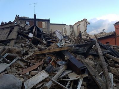 Un român a murit, doi sunt răniţi şi nouă sunt daţi dispăruţi în urma cutremurului din Italia