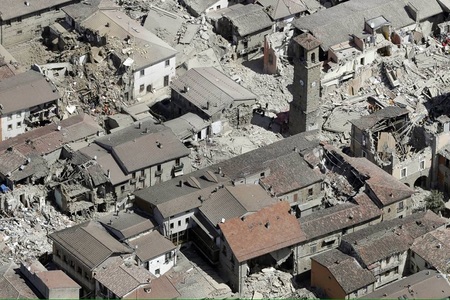 FADERE cere Guvernului să se implice mai mult în ajutorarea românilor afectaţi de cutremurul din Italia
