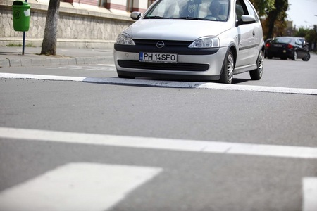 Buzău: Un consilier cere Poliţiei lămuriri cu privire la amplasarea unor limitatoare de viteză în apropierea şcolilor - FOTO