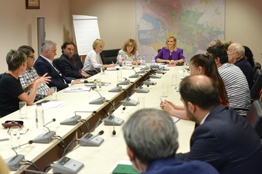 Firea anunţă că va propune refacerea organigramelor teatrelor, managerii au solicitat circa 250 de posturi