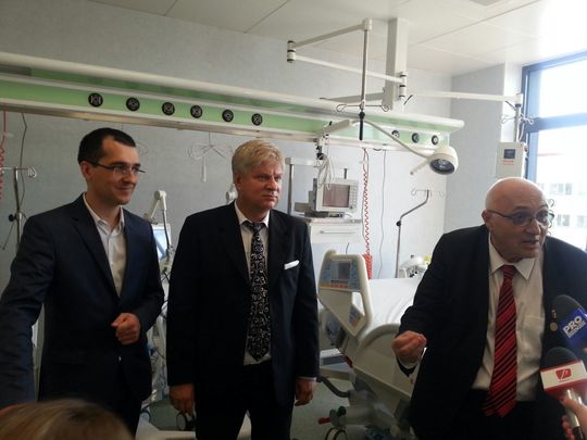 Ministrul Sănătăţii, Vlad Voiculescu, primarul Sectorului 1, Dan Tudorache, şi managerul Spitalului 