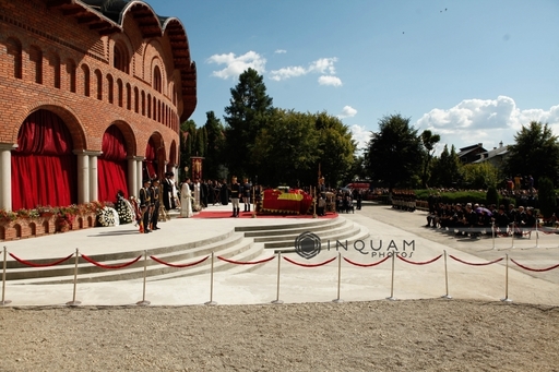 Ceremonie religioasă la 40 de zile de la moartea Reginei Ana, la Catedrala Arhiepiscopală din Curtea de Argeş