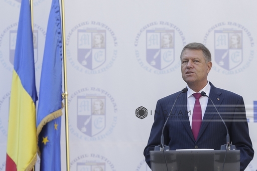 Iohannis, către elevi: Azi pare mai uşor să copiezi decât să faci singur, dar vă îndemn să învăţaţi şi să fiţi corecţi