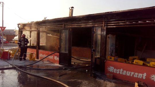 Incendiu la un restaurant din Târgul Vitan/Foto: ISU Bucureşti-Ilfov