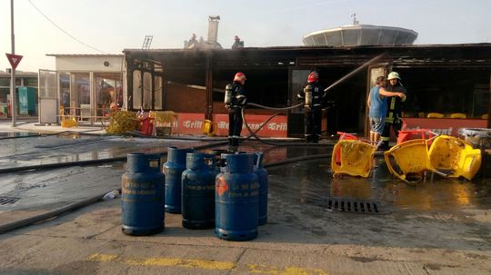 Incendiu la un restaurant din Târgul Vitan/Foto: ISU Bucureşti-Ilfov