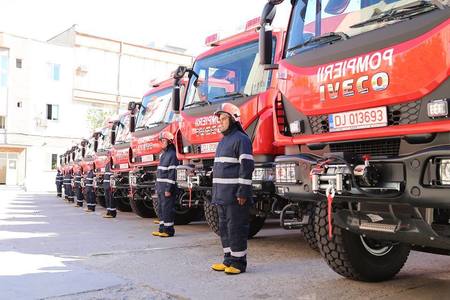 Noi maşini de pompieri şi aparate de respirat în condiţii speciale, achiziţionate de Inspectoratul pentru Situaţii de Urgenţă